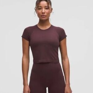 Swiftly Tech Cropped Short Sleeve Top in Garnet color Size 12